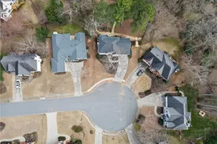 135 Hembree Grove Ct, Roswell, GA 30076 - Photo 5