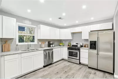 4900 Bayside Court, Stone Mountain, GA 30088 - Photo 5