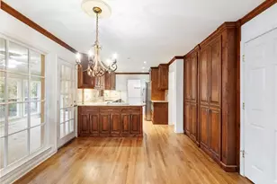 955 Landmark Dr, Atlanta, GA 30342 - Photo 15