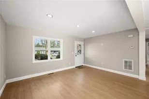 2180 Deville Ln, Gainesville, GA 30507 - Photo 11