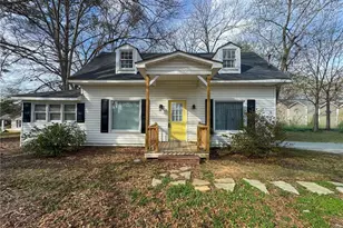 806 Fairview Rd, Rockmart, GA 30153 - Photo 1