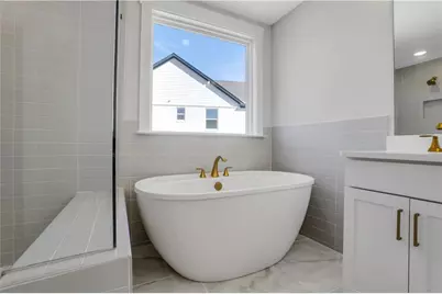 7048 Manchester Drive, Flowery Branch, GA 30542 - Photo 35