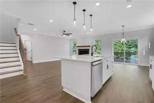 7049 Manchester Dr, Flowery Branch, GA 30542 - Photo 9