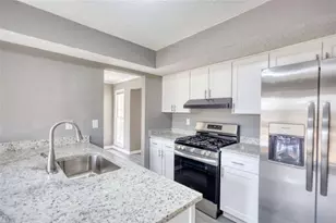 1067 Brookview Ln, Hampton, GA 30228 - Photo 9