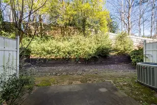 1238 Harris Commons Pl, Roswell, GA 30076 - Photo 29