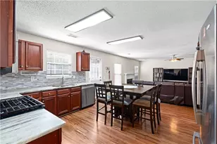 4270 Holliday Rd, Atlanta, GA 30349 - Photo 13