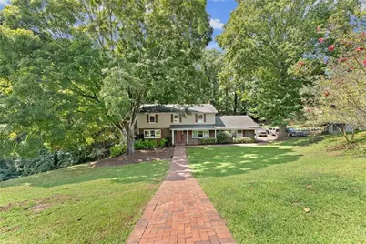 670 Harbor Cove, Gainesville, GA 30501 - Photo 3