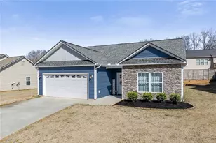 517 Highland Pointe Dr, Alto, GA 30510 - Photo 3