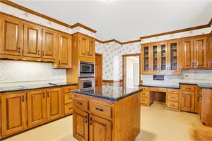 12145 Brookfield Club Dr, Roswell, GA 30075 - Photo 11