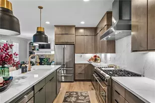 4526 Meadowland Way, Flowery Branch, GA 30542 - Photo 9