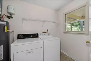 334 Bridgewood Dr SE, Conyers, GA 30094 - Photo 11