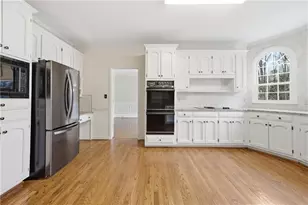 5716 Fairley Hall Ct, Peachtree Corners, GA 30092 - Photo 9
