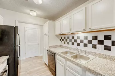1750 Clairmont Road #4, Decatur, GA 30033 - Photo 11