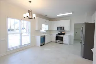 1056 Oak Hollow Ct, Lawrenceville, GA 30043 - Photo 3