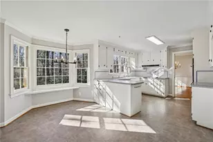 5189 Hidden Branches Cir, Dunwoody, GA 30338 - Photo 9