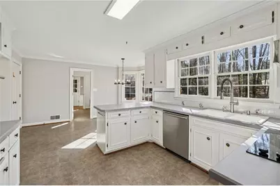 5189 Hidden Branches Circle, Dunwoody, GA 30338 - Photo 11