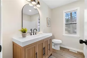 323 Lumpkin St, Winder, GA 30680 - Photo 23