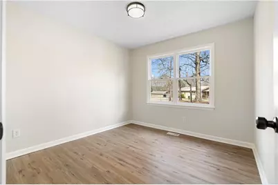 323 Lumpkin Street, Winder, GA 30680 - Photo 21