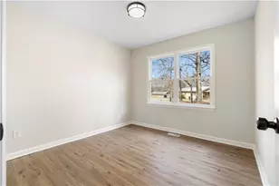 323 Lumpkin St, Winder, GA 30680 - Photo 21