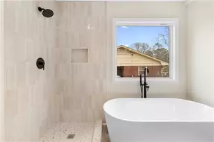 323 Lumpkin St, Winder, GA 30680 - Photo 19