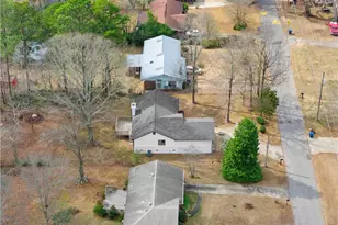 323 Lumpkin St, Winder, GA 30680 - Photo 29