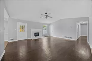 994 Bramwell Ln, Stone Mountain, GA 30083 - Photo 5