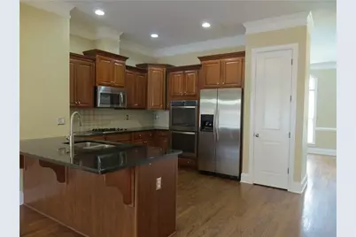 131 W Ridge Way, Roswell, GA 30076 - Photo 3