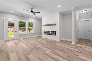 10041 Lakeview Pkwy, Villa Rica, GA 30180 - Photo 13