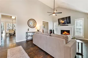 7665 Brentwood Ct, Cumming, GA 30040 - Photo 3