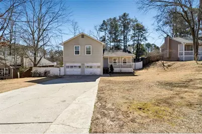 570 Wayside Drive, Lawrenceville, GA 30046 - Photo 3