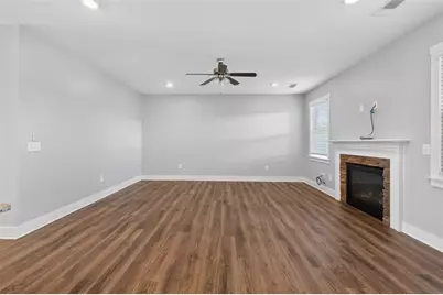 6928 Manchester Drive, Flowery Branch, GA 30542 - Photo 9