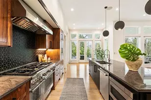 1546 Windsor Parkway NE, Brookhaven, GA 30319 - Photo 9