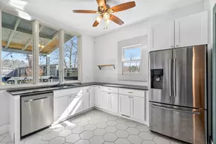 691 Florence Pl NW, Atlanta, GA 30318 - Photo 11