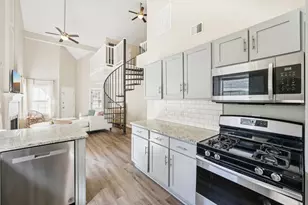 1346 Yorkshire Ln, Woodstock, GA 30188 - Photo 13