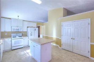 1705 Prospect Creek Dr, Lawrenceville, GA 30043 - Photo 5