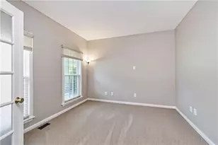 385 Oak Springs Dr, Lawrenceville, GA 30043 - Photo 9