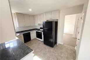 4037 Meadow Glen Way, Fairburn, GA 30213 - Photo 9