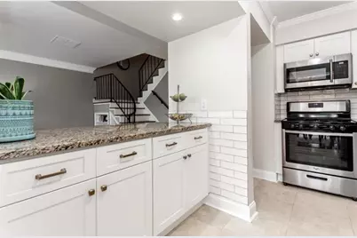 6980 Roswell Road #B6, Atlanta, GA 30328 - Photo 9