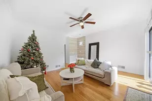 2215 Spring Walk Ct, Atlanta, GA 30341 - Photo 9