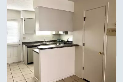 464 Prince Of Wales, Stone Mountain, GA 30083 - Photo 5