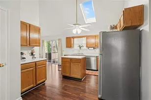 958 Redan Crescent Dr, Stone Mountain, GA 30088 - Photo 9