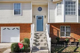 958 Redan Crescent Dr, Stone Mountain, GA 30088 - Photo 3