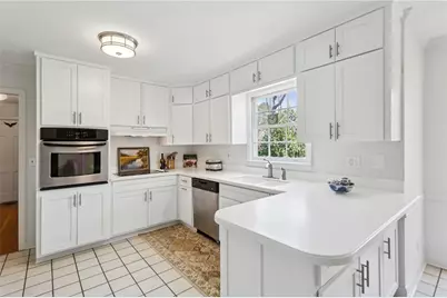 6105 River Shore Parkway, Atlanta, GA 30328 - Photo 17