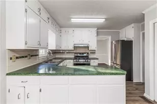 1351 Middleburg Hunt, Lawrenceville, GA 30043 - Photo 17