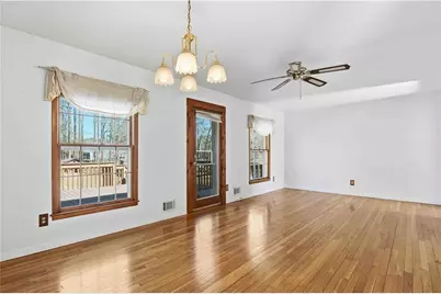 213 Parkwood Drive NE, Kennesaw, GA 30144 - Photo 7