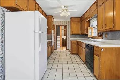 213 Parkwood Drive NE, Kennesaw, GA 30144 - Photo 9