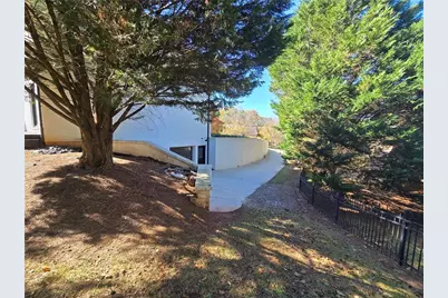 398 Dunleven Manor Walk, Lawrenceville, GA 30043 - Photo 3