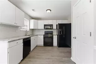 5499 Shirewick Ln, Lithonia, GA 30058 - Photo 7