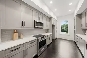 5211 Powers Ferry Rd, Sandy Springs, GA 30327 - Photo 15