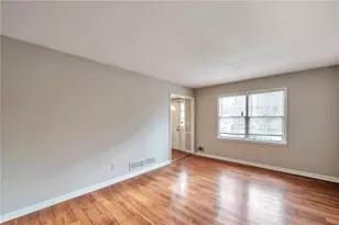 730 Rockborough Dr, Stone Mountain, GA 30083 - Photo 5